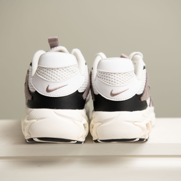 Nike Womens Air Zoom Fire Sneakers - White Diffused Taupe Women 11 / Men 9.5 - Picture 4 of 6